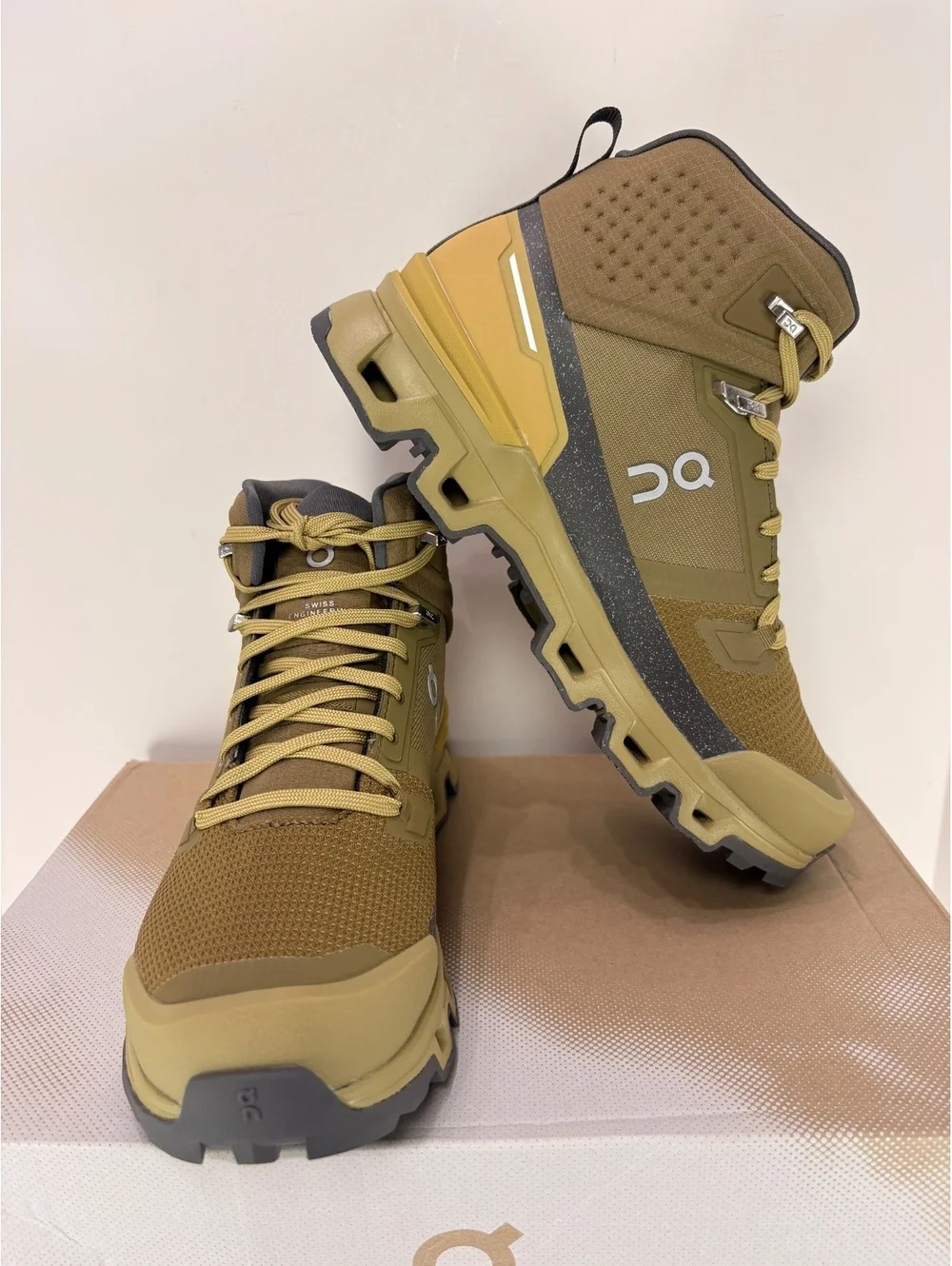 On Cloudrock 2 Waterproof Women’s Hiking Boots Size 8 Hunter/Safari 63.97853